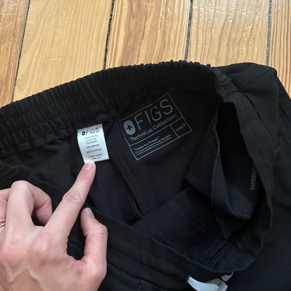 Figs Yola Skinny Scrub Pants - Picture 3 of 4
